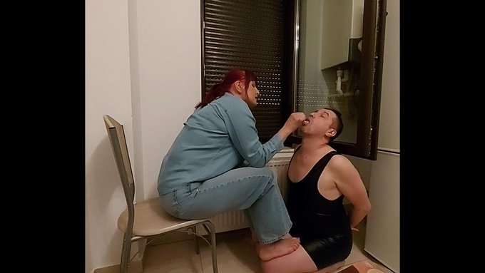 Spitting and lollipop sucking in the kitchen part 4 https://t.co/ntCCYcPP1l https://t.co/VWQDLmnjdQ
