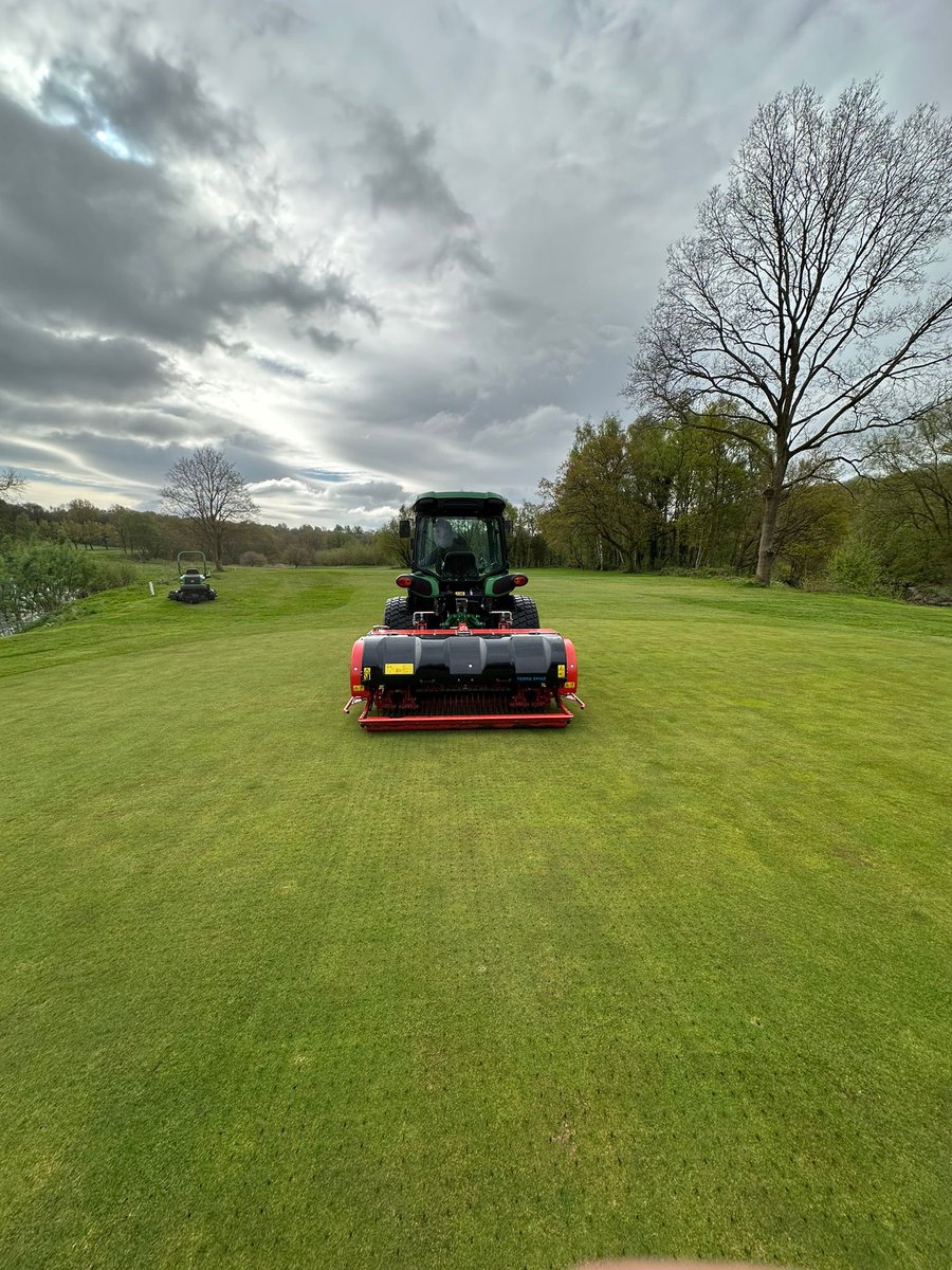 azzabazza86's tweet photo. Taking advantage of this weather and Finally running the wiedenmann gxi8 with 8mm tines through the greens @ReddishValeGC 💪 absolute amazing finish and keeps our greens moving from strength to strength 👌🏻 @BalmersSales https://t.co/BLHfgq9mis