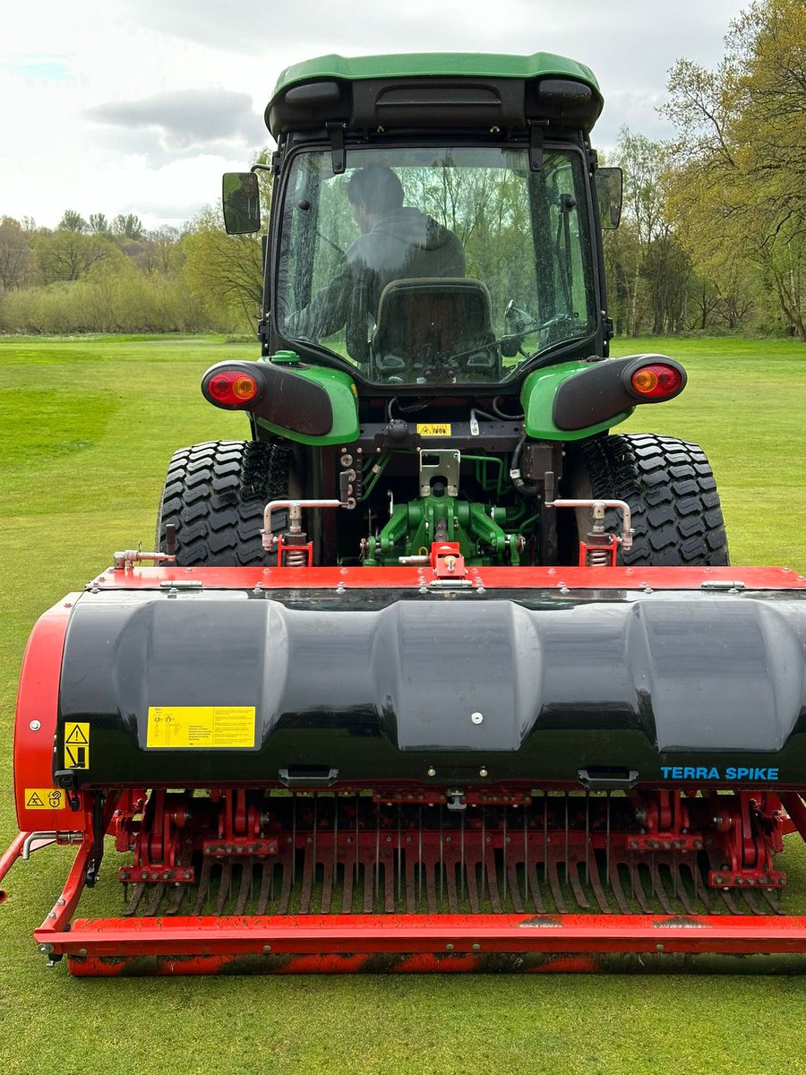 azzabazza86's tweet photo. Taking advantage of this weather and Finally running the wiedenmann gxi8 with 8mm tines through the greens @ReddishValeGC 💪 absolute amazing finish and keeps our greens moving from strength to strength 👌🏻 @BalmersSales https://t.co/BLHfgq9mis