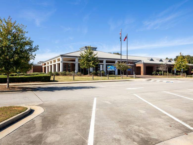 @ExploreGeorgia The #AugustaWelcomeCenter #AugustaVisitorsCenter bathrooms = bad impression. 4/19/24 stopped by and numerous stalls/bathrooms closed, sinks broken, etc. A bad first impression. Outside pretty but facilities lacking. Fix them!
