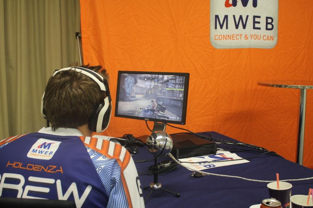 If you ever wonder what it took to run tournaments over 10 years ago in South Africa. 

Back in 2014, to run and broadcast a tournament for Call of Duty online. 

I used to have to drive to MWEB offices in CPT to setup 8 consoles, the broadcaster station, run tests, host the