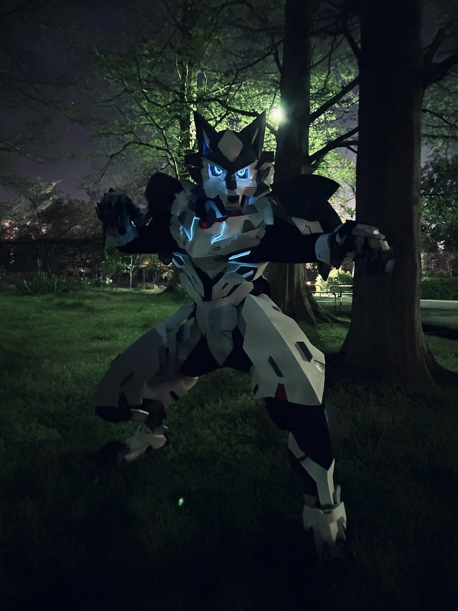 〚ヴァロン〛🐺 獣人型Armor model 『オオカミ』 制作者 @11Vadu さん #コスプレ #サイバーパンク #メカヘッド #バァドゥさんは良いぞ