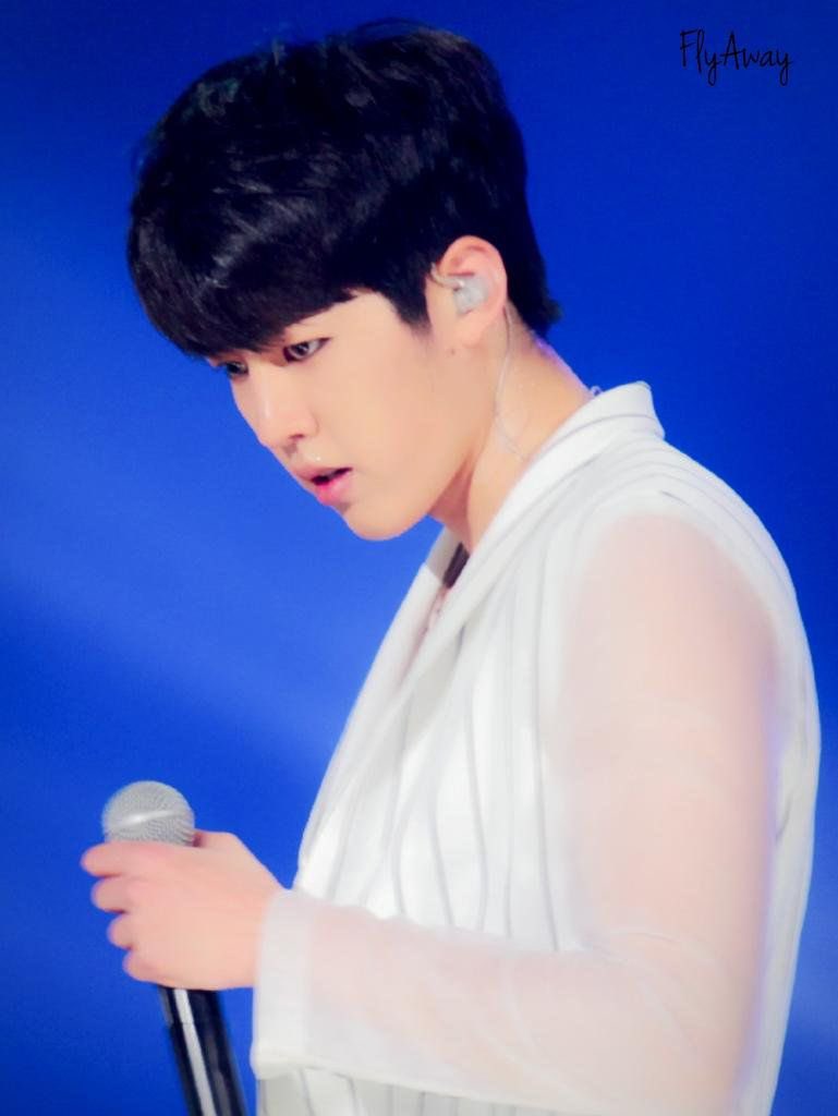 🍒🦌 tweet media