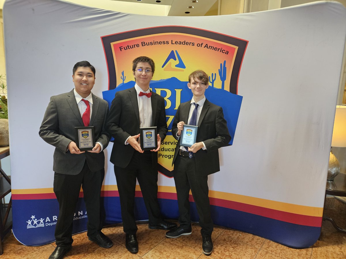 Casteel High's FBLA- IT teams recently participated in the State Leadership conference. They earned 2nd in Computer Game & Simulation Programming, 4th in Mobile App Development. They're eligible for nationals in Florida this summer! #WeAreChandlerUnified @CasteelColts @CTECUSD