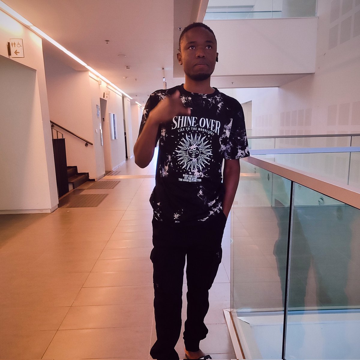 DicksonBotomani's tweet photo. #NewProfilePic https://t.co/10ZiSvkASW