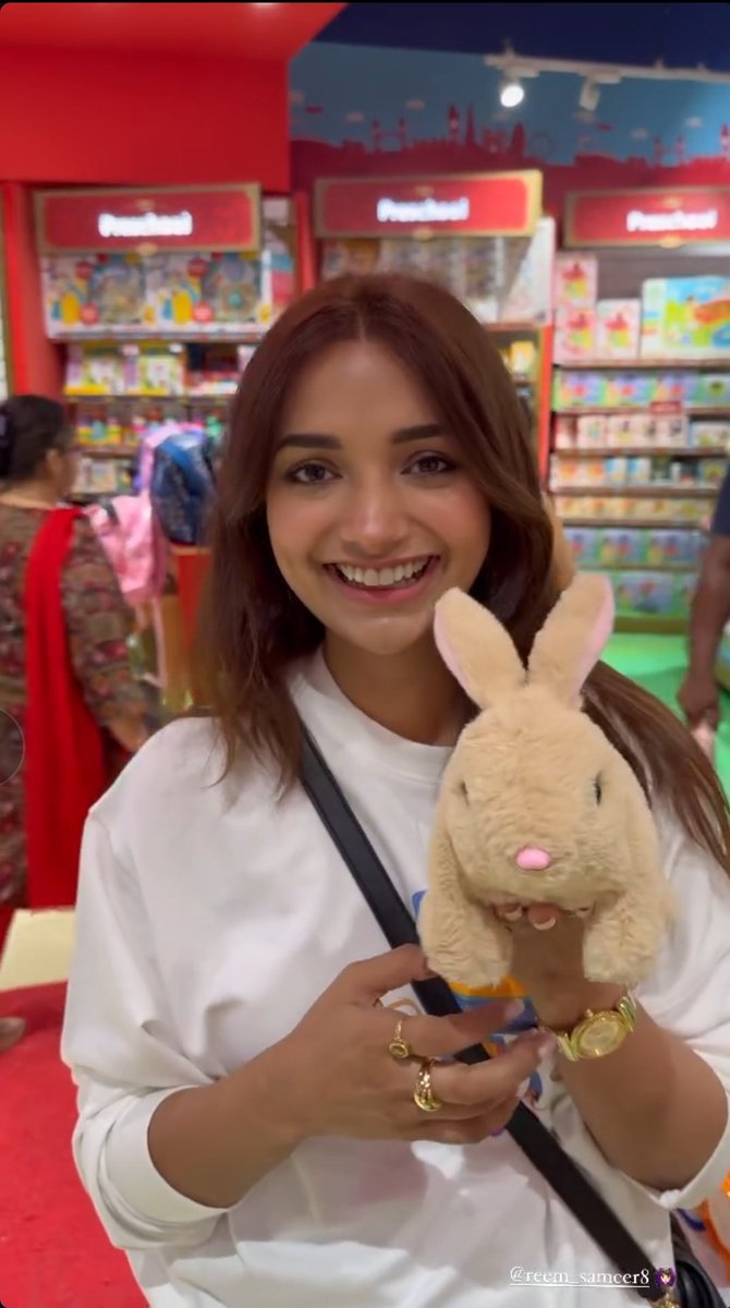 I see no difference here. ❤️🐰 #JiyaShankar