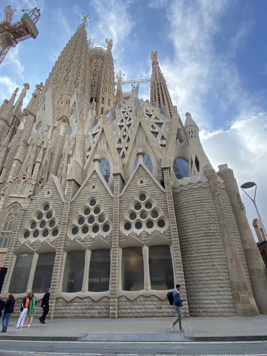 danaep's tweet image. The #Gaudi style. #formfollowsforce #formfinding #stoneconstruction