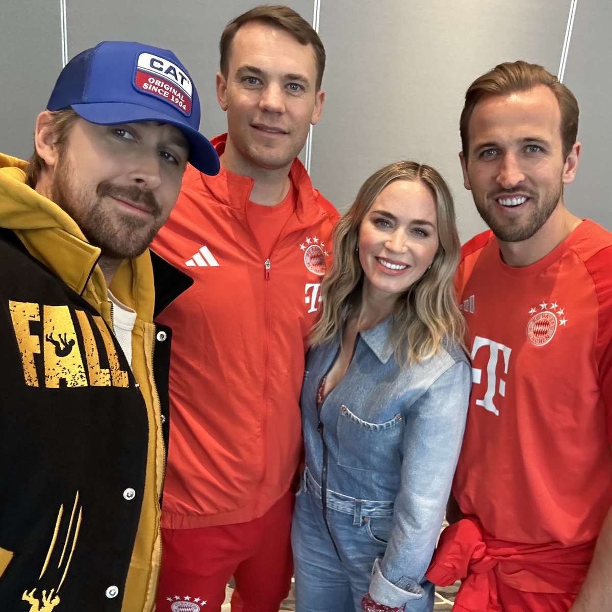 Ryan Gosling ve Emily Blunt, Manuel Neuer ve Harry Kane ile birlikte ⚽