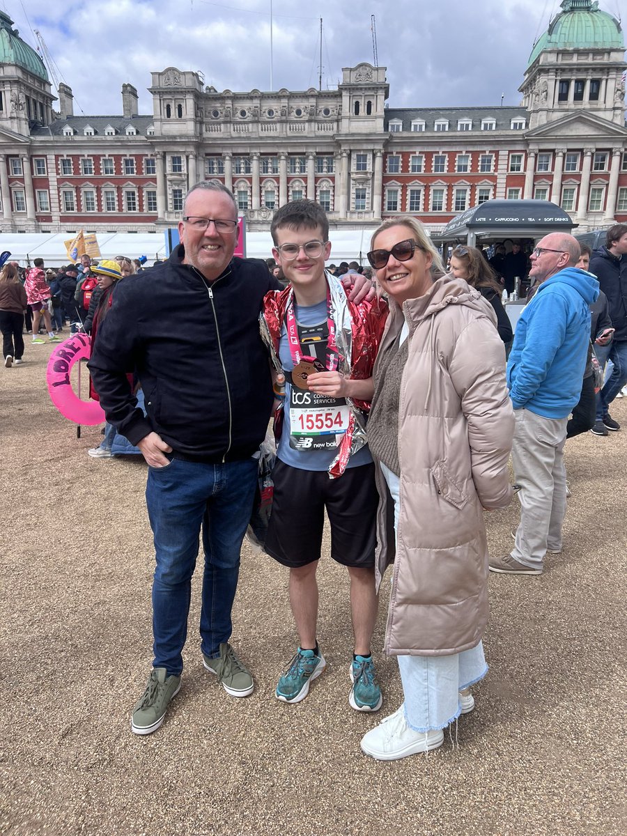 An emotional moment at the end with a little tear. Sooo proud of my boy Will. <a href="/LondonMarathon/">TCS London Marathon</a> complete in 3.56.29 ⏰ with over £6,000 raised for <a href="/Henshaws/">Henshaws</a> #Charity too!! Well done Will, you are amazing 🤩 🙌👌🤩🙏