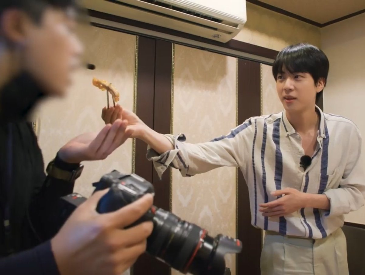seokjin’s interactions with staff members that will instantly make you fall in love with him — a long thread