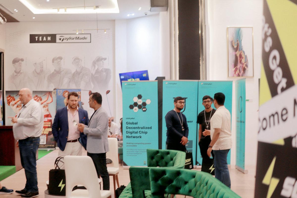 UtilityNet_'s tweet photo. 🥰Congratulations to #UtilityNet, its strategic partner @SoonAppAi , and the organizer @web3_open for their joint success in this event!🎙️🦾🎉🎉🎉 https://t.co/zsfumQObwS