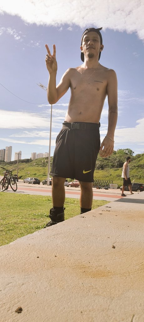 rafaviniscius's tweet photo. De todo domingo... 🌞🛼🏖️
#sol
#praia
#patins
#litoranea https://t.co/8uBYEdwG4l