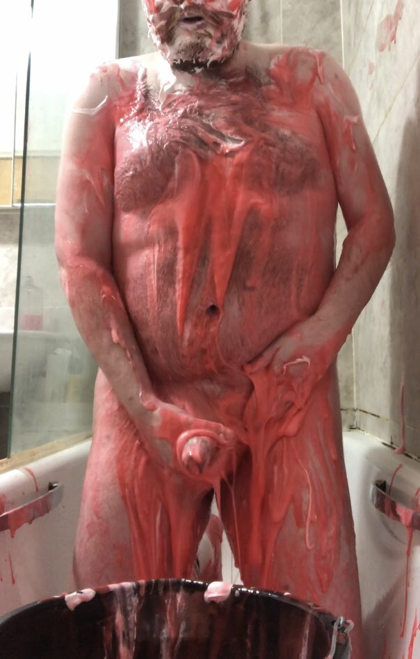 jbarefootj's tweet photo. Messy morning in devil red ❤️
#gunge #wam #gaywam #wetandmessy #gay #messy #singlet https://t.co/7Jl7httzyq