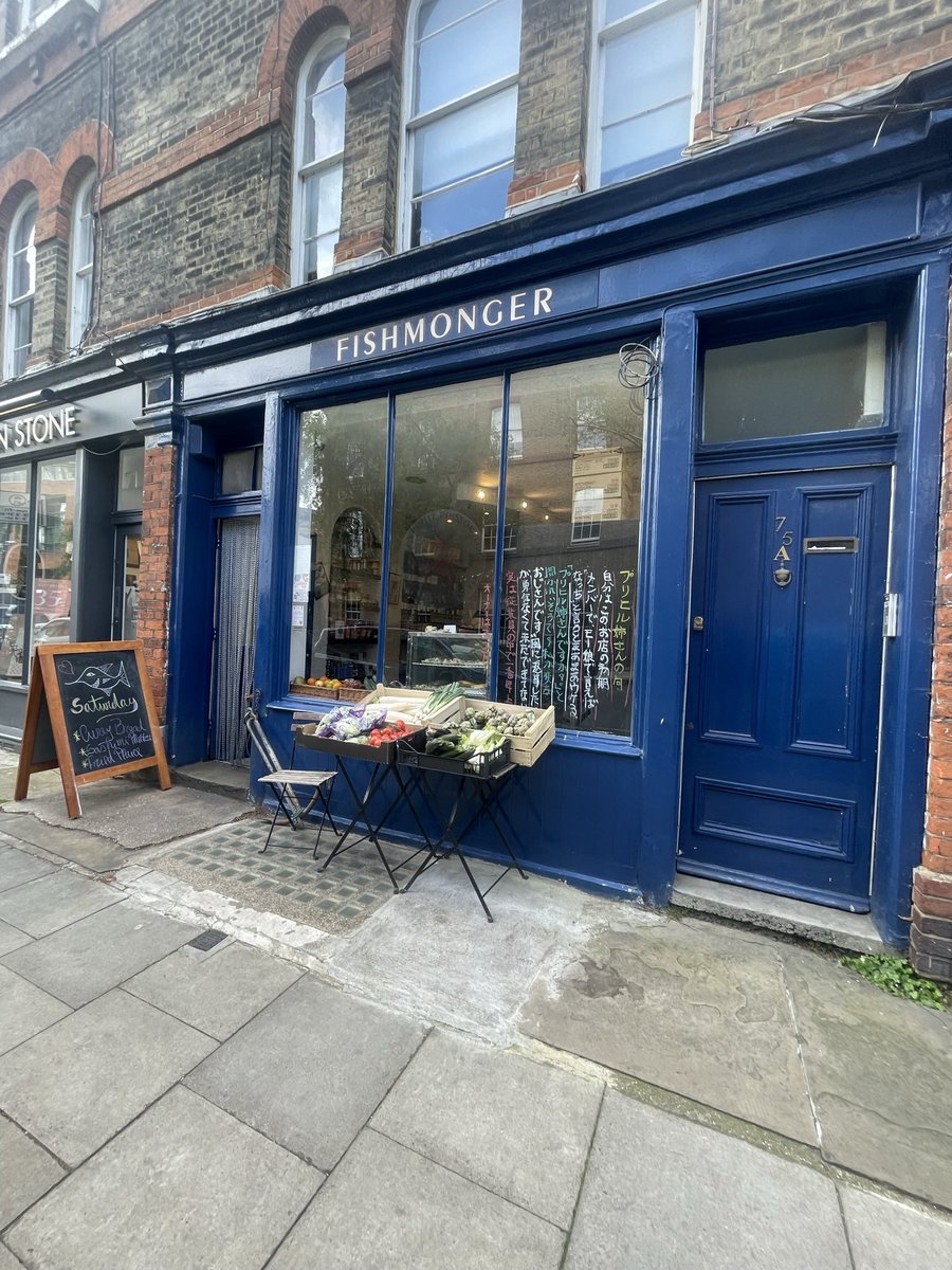 I like this Fishmonger shop in Primrose Hill, Camden. The fish snacks remind me of home and they are delicious 😋 🐟