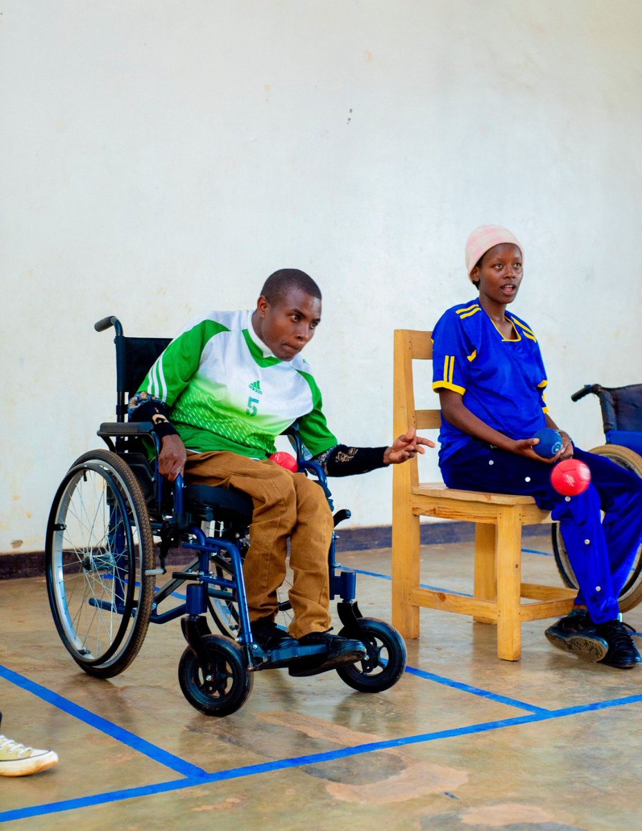 Kuri uyu wa Gatandatu, @npcrwanda binyuze muri Rwanda BOCCIA Federation hasojwe Championa ya BOCCIA 2023-2024. @RutsiroDistrict niyo yegukkanye igikombe cy'uyu mwaka wa 2023-2024 naho @RwamaganaDistr kari kaje muri Championat ya BOCCIA bwa mbere kegukanye umwanya wa 2