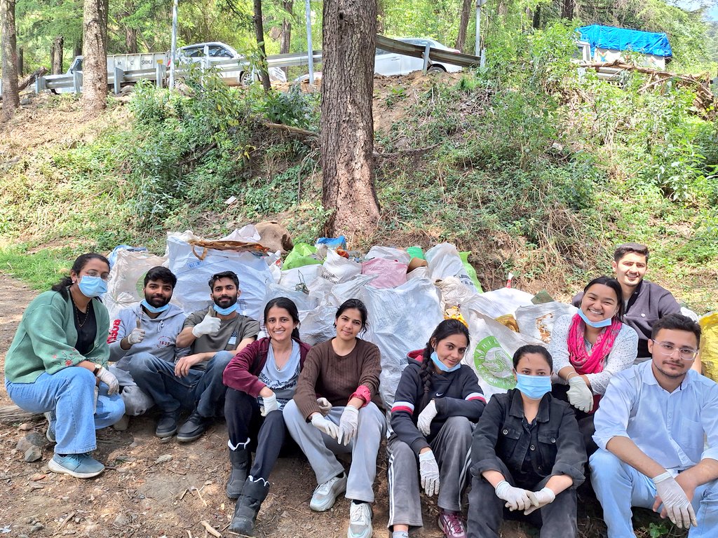 Monikaaa tweet media