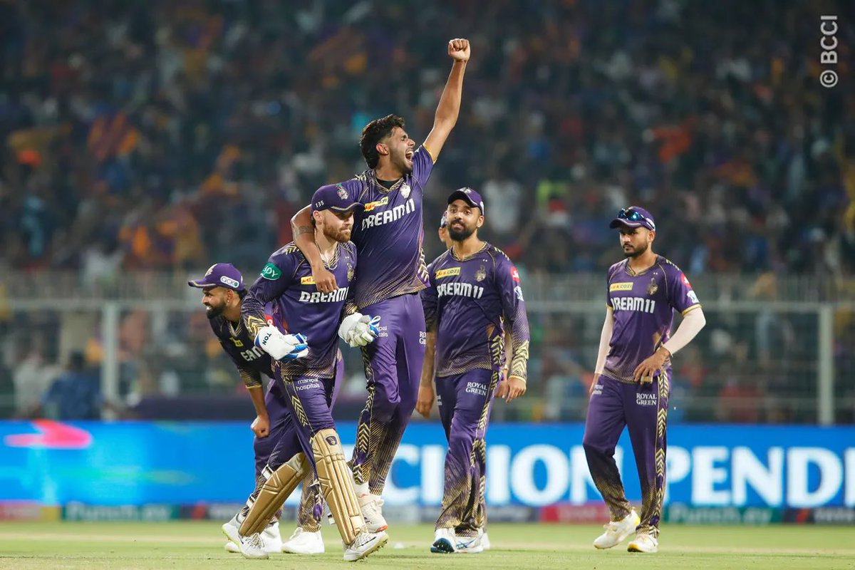 ShreyasIyer15's tweet photo. Thriller at Eden! This team is full of character and heart 💜 https://t.co/12FT2ZV9mp