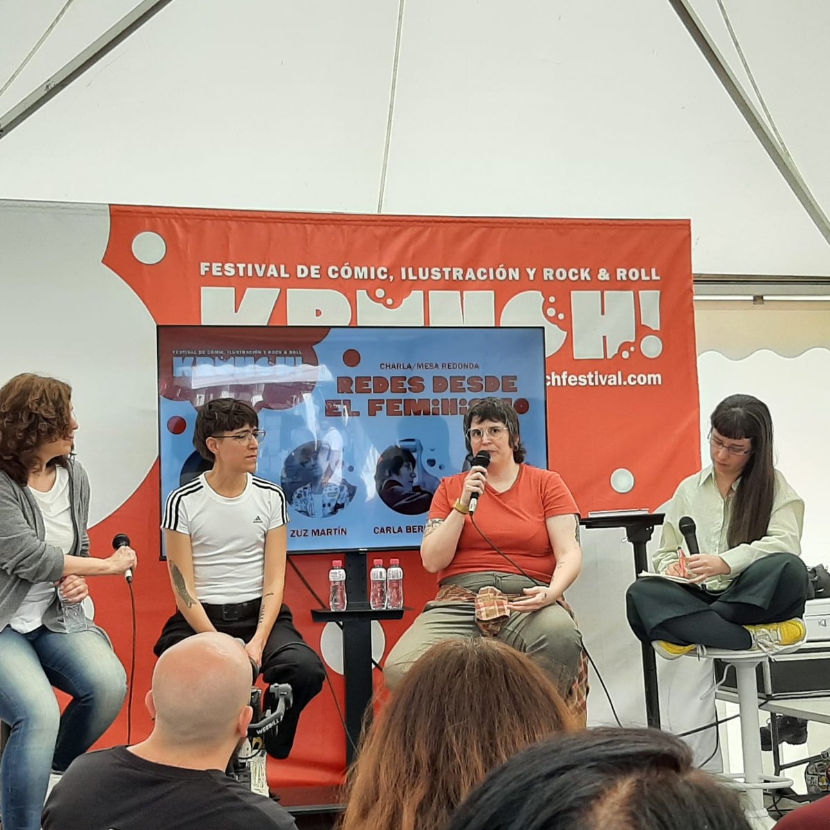Seguimos en el <a href="/KrunchFestival/">KrunchFestival</a> en la Mesa  Redonda "Redes desde el feminismo" con Raquel Gu <a href="/RaquelberryFinn/">Raquel Gu</a>, Zuz Martín <a href="/susannamarteen/">susanna/zuz martin</a> y Carla Berrocal <a href="/pintamonas/">Carla Berrocal</a> con la moderación de Elisa McCausland <a href="/reinohueco/">Elisa McCausland</a> 🤩