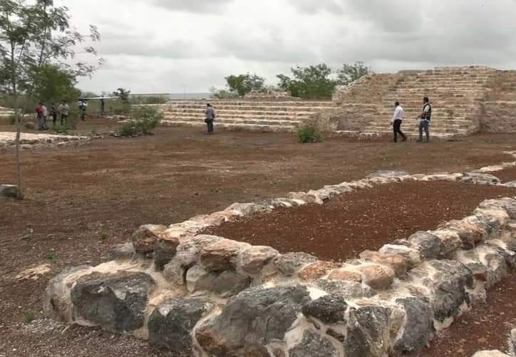 ¿Sabías que en #Kanasín, Yucatán hay vestigios arqueológicos?

El INAH dio a conocer este maravilloso hallazgo a 10 minutos de Mérida, su nombre es Xiol y significa "espíritu de hombre".