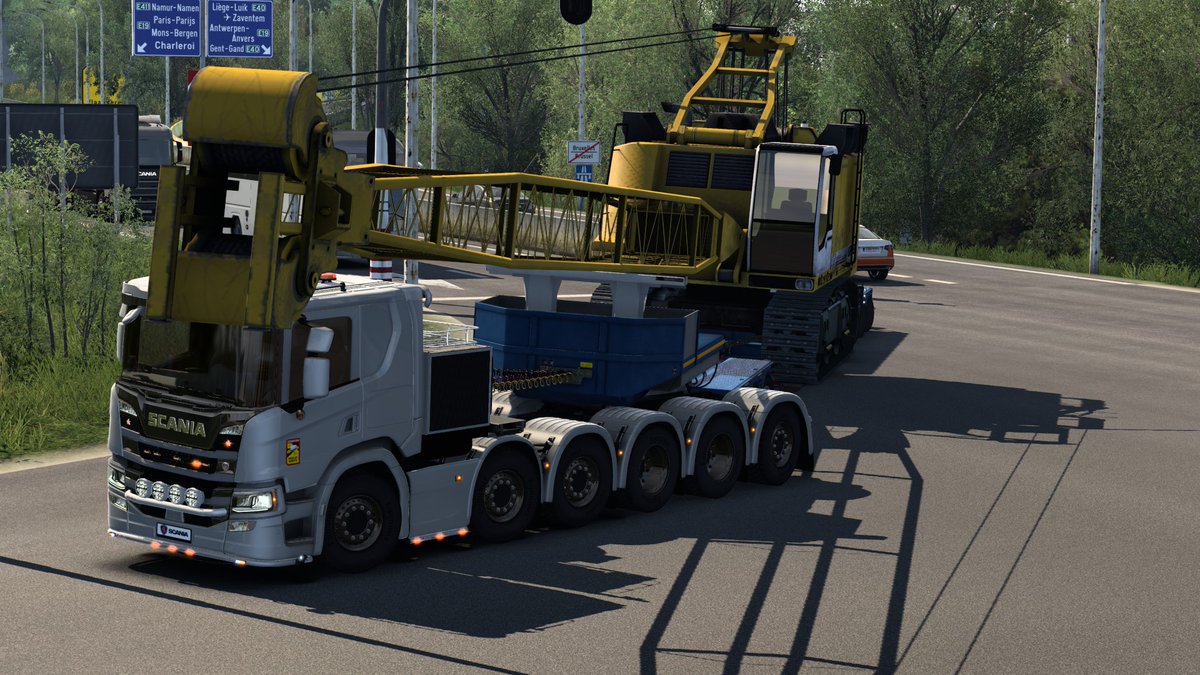 AlexejBonet's tweet photo. #scani P500 and 105 tons crane https://t.co/WhqHhfFRBW