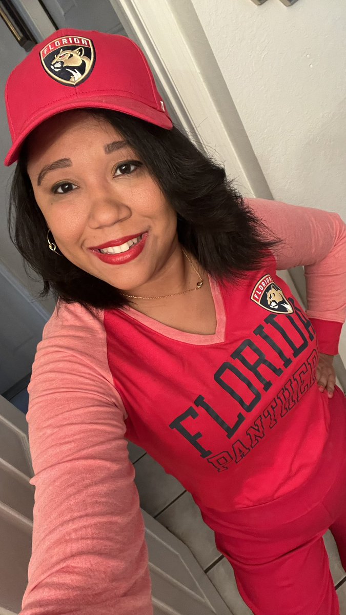 roxx1989's tweet photo. @JessBlaylock @KatieEngleson #RedToToe let’s go @FlaPanthers 😺#PlayoffREaDy! https://t.co/MtUEjFlscu