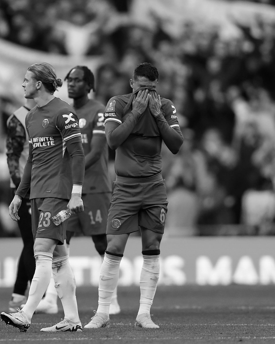 CFCWils's tweet photo. Thiago Silva is one of us. A legend and a half.💙 https://t.co/sPzFXjHBHS