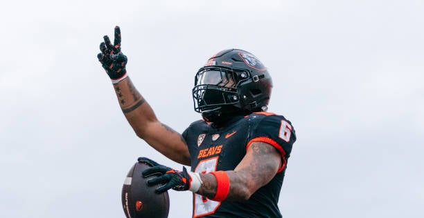 Identifying the best fit for Oregon State running back transfer Damien Martinez 

Is it #Arizona, #Kentucky,  #MississippiState, #Miami or another suitor?

Check it out: 247sports.com/article/identi…

@247Sports / @247SportsPortal