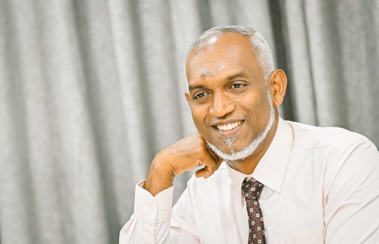 Shiyamaldives's tweet photo. Natheejaaga emme bodu thafaatheh fennaane kamah belevenee alhuganduge akhun kamaugaiva PNC ge Chairperson @Banafsaa adhi PNC ge Naib Raees @IbrahimShujaau ge. Mulhi Raajjeyge natheeja dhakkanee varah ujaalaakoh In Sha Allah.  Maruhaba Raees Dr @MMuizzu .
#DhiveheengeRaajje https://t.co/38dstIDpK7