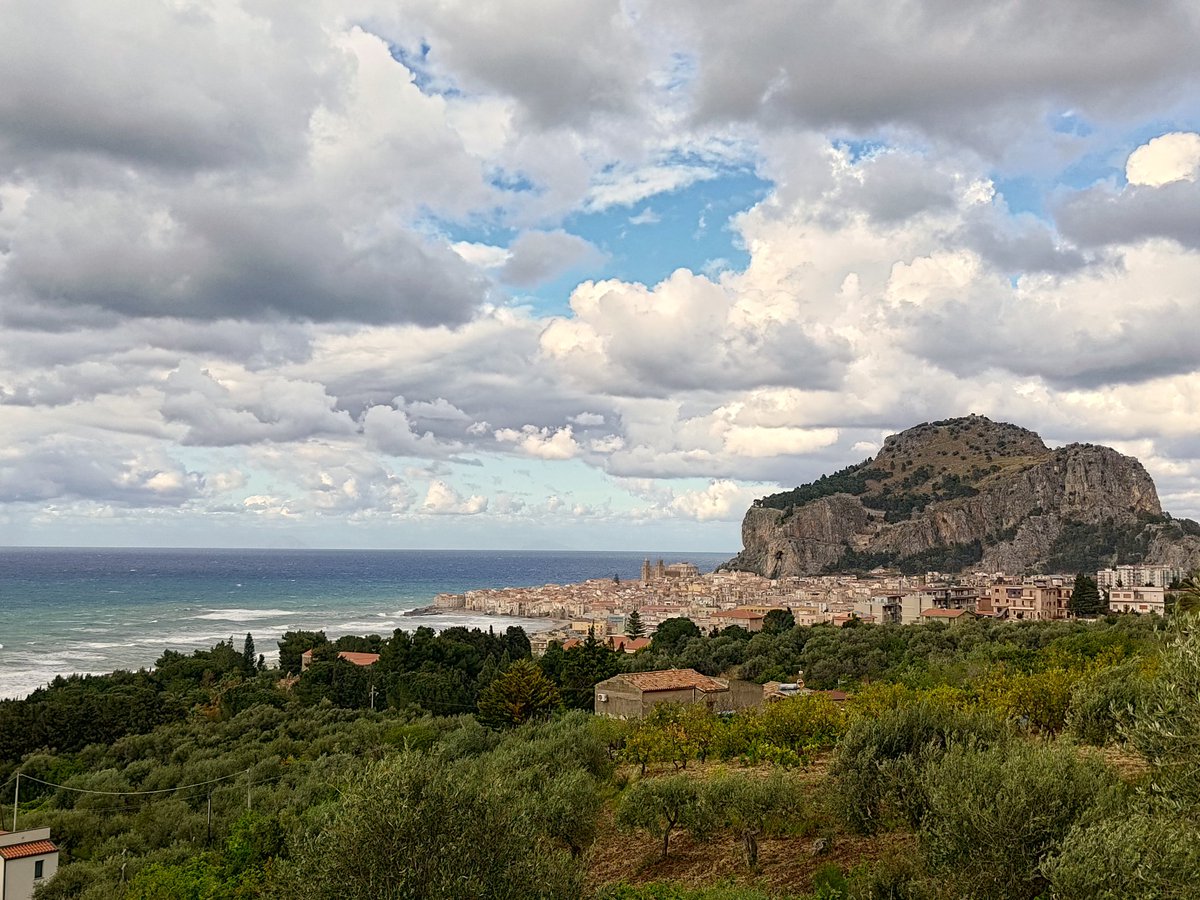 #Cefalù (#Sicilia): ospita una bellissima cattedrale.