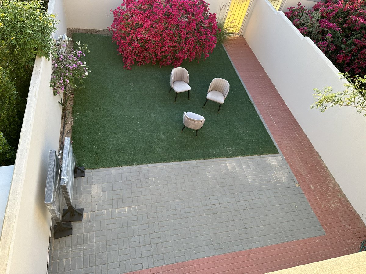 erehomesdxb's tweet image. SALE | Renovated | Fully Landscaped | Type 4M | Vacant

💰2,800,000 AED
📍Spring 14, Dubai
Contact us

📞 +971 50 841 9099
✉️ marketing@erehomes.ae

#villa #property #spring14
#dubairealestate #realestateagent
#uae #erehomes #dubaiproperty
#realestatedubai #dubai
#erehomesdubai