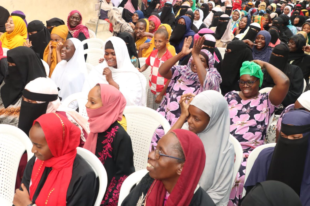 The Foundation of Any Ethical Society is Built on a Solid Spiritual/Faith Based Education. A productive afternoon as I graced an event of Madrasatul Islah Al-Islamiyyah in Majengo/Mwembe tayari Ward-Mvita Constituency. Through @MoAliFoundation , I am pleased to have paid Ksh.…