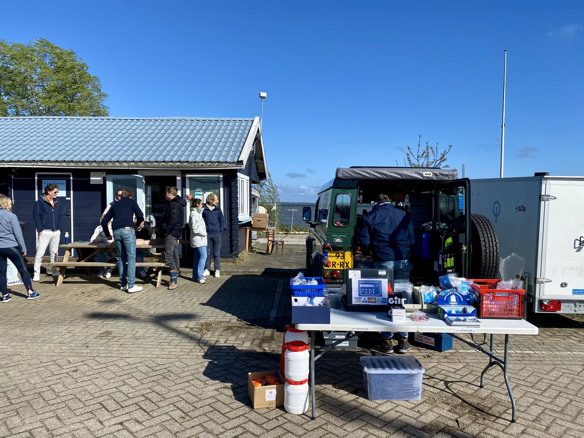 Als 26 jaar zijn we te gast bij de bootjeskeuring bij De Heintjes. Heerlijk zonnetje en al lekker druk!