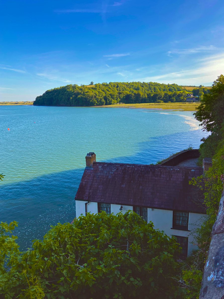 “You’re not Dylan Thomas, I’m not Patti Smith” 🎵 - @taylorswift13 

The Welsh Poet’s Writing Shed and Boathouse in Laugharne 🏴󠁧󠁢󠁷󠁬󠁳󠁿 - what a lovely setting to 🖊️😍… #ttpd #tsttpd  @taylornation13