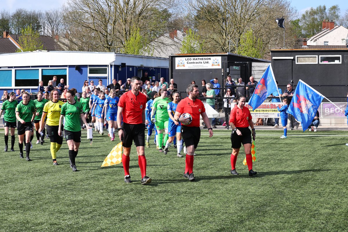 Big day out at the Bluebell Stadium 😍

<a href="/LisburnLadiesFc/">Lisburn Ladies FC</a> 🤝 #AllIslandCup