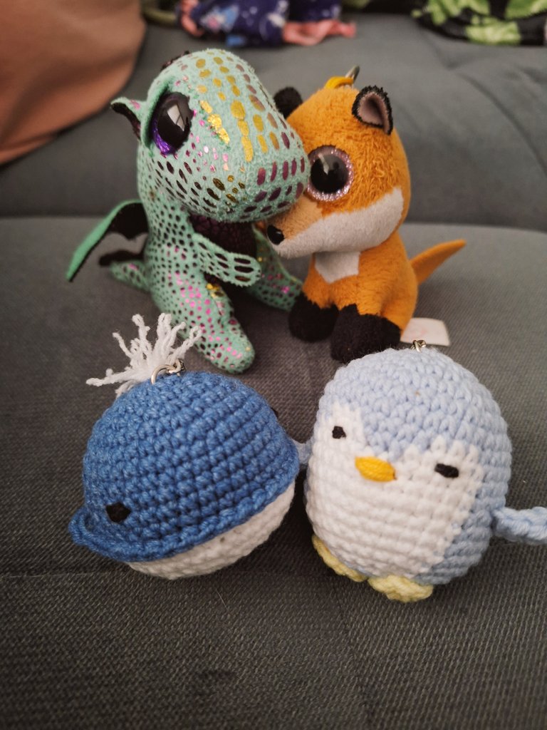 dwukwiatek's tweet photo. Weekend date and meeting new friends 🦊🐲 💕 🐳🐧 https://t.co/UOx9j4RFIk
