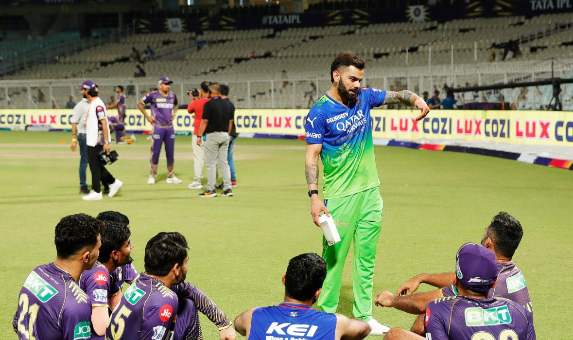 Virat Kohli with KKR youngsters after the match. ❤️