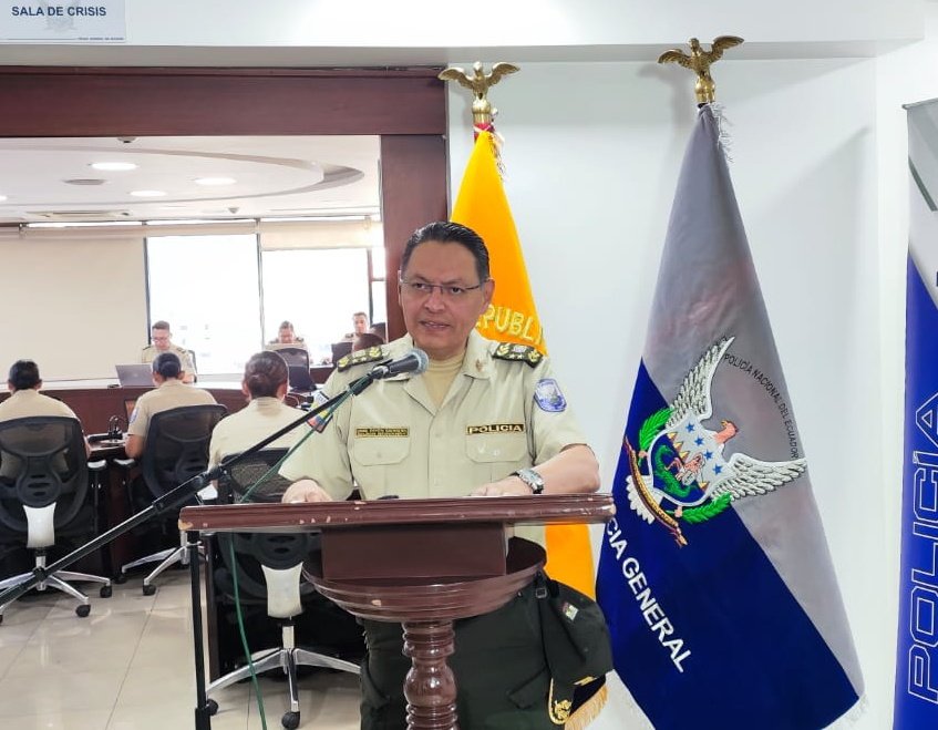 PoliciaEcuador's tweet photo. #AHORA ||
En #RuedaDePrensa informamos los avances de la operatividad obtenida de #PolicíaEcuador, durante el proceso electoral de
#ReferéndumYConsulta2024 en todo el país🇪🇨
📍Preside, #GraDWilsonPavón, #CmdtDMQ.
⭕#EnVivo: https://t.co/60srsbUiyy
#Seguridad
#PolicíaEcuador
#ServirYProteger