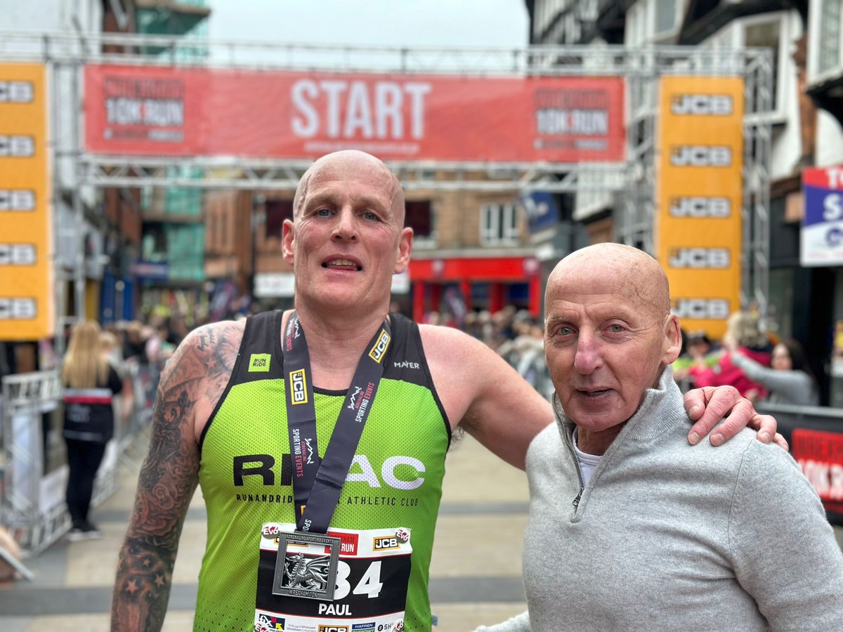 Great to see you this morning for the Wrexham 10k @therealMickeyT - Topman!