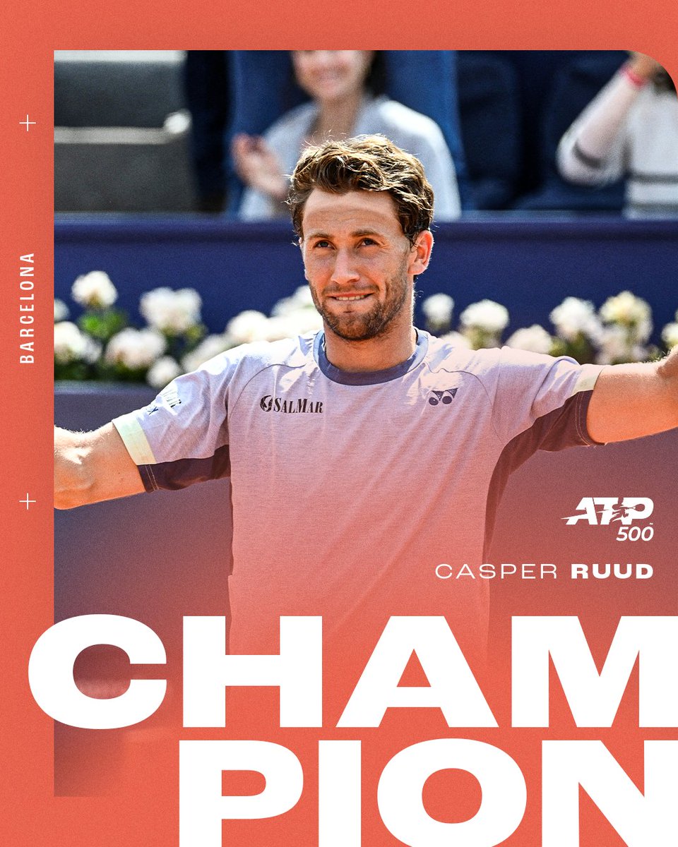 COME ON CASPER! 🏆 @CasperRuud98 captures the biggest title of his career after getting the better of Tsitsipas 7-5 6-3! @bcnopenbs | #BCNOpenBS