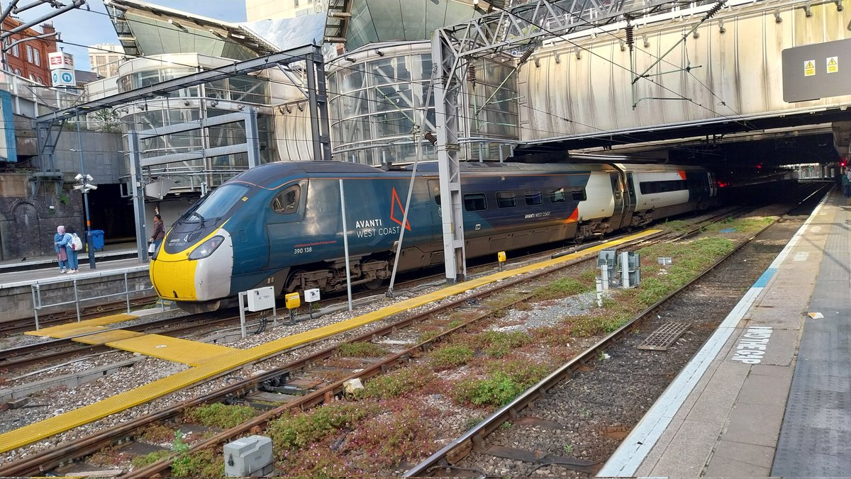 390138 at Birmingham New St terminating with a service from Euston 20/04/2024