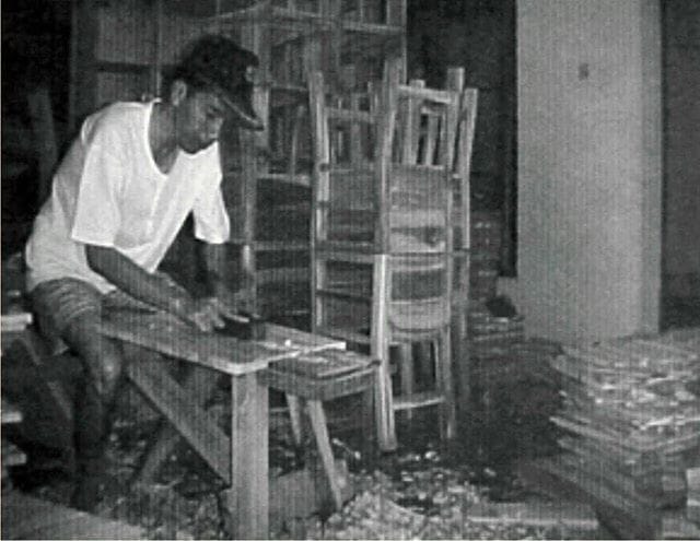 Jumianto_RK's tweet photo. Kalau bukan karena PDIP, mungkin sampai sekarang masih jadi tukang kayu. 

Paling tidak demokrasi gak sampai rusak, MK juga gak asal merubah aturan syarat capres-cawapres. https://t.co/5BblphuOgF