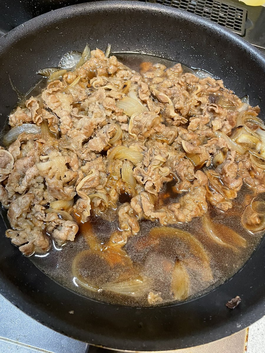 togamm's tweet photo. 明日の晩御飯🍚
牛丼でけた🤤 https://t.co/YZkl5eXKhX