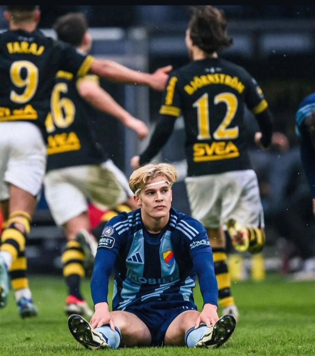 Xolazi's tweet photo. Vilken jävla bild! 🔥 https://t.co/piPdq9KbHA