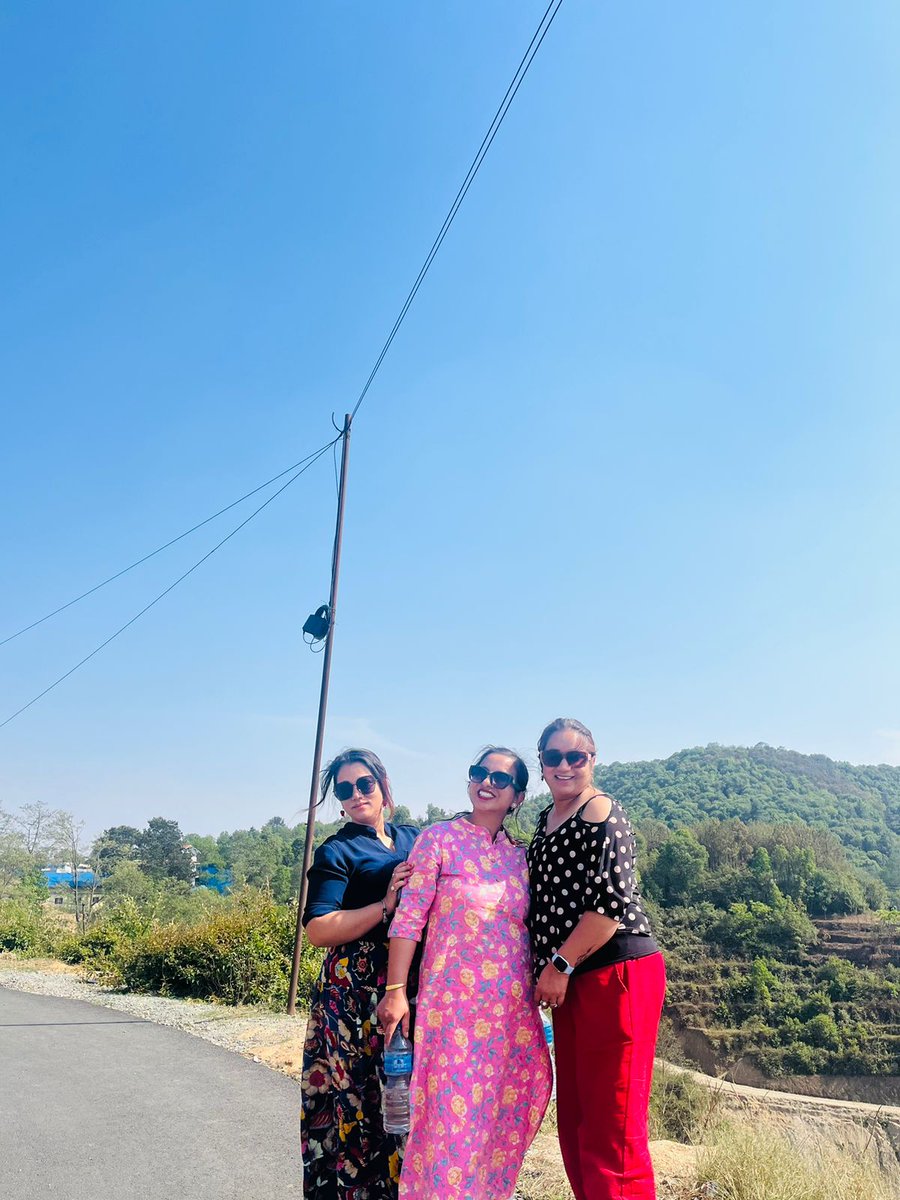 KantiAdhikari3's tweet photo. โNo road is long and difficult with good company.โ โค๏ธโค๏ธ #weekendfund #shorttrip #widfriends @chhetrisharda @MeAaku https://t.co/QbrG0TLqQW