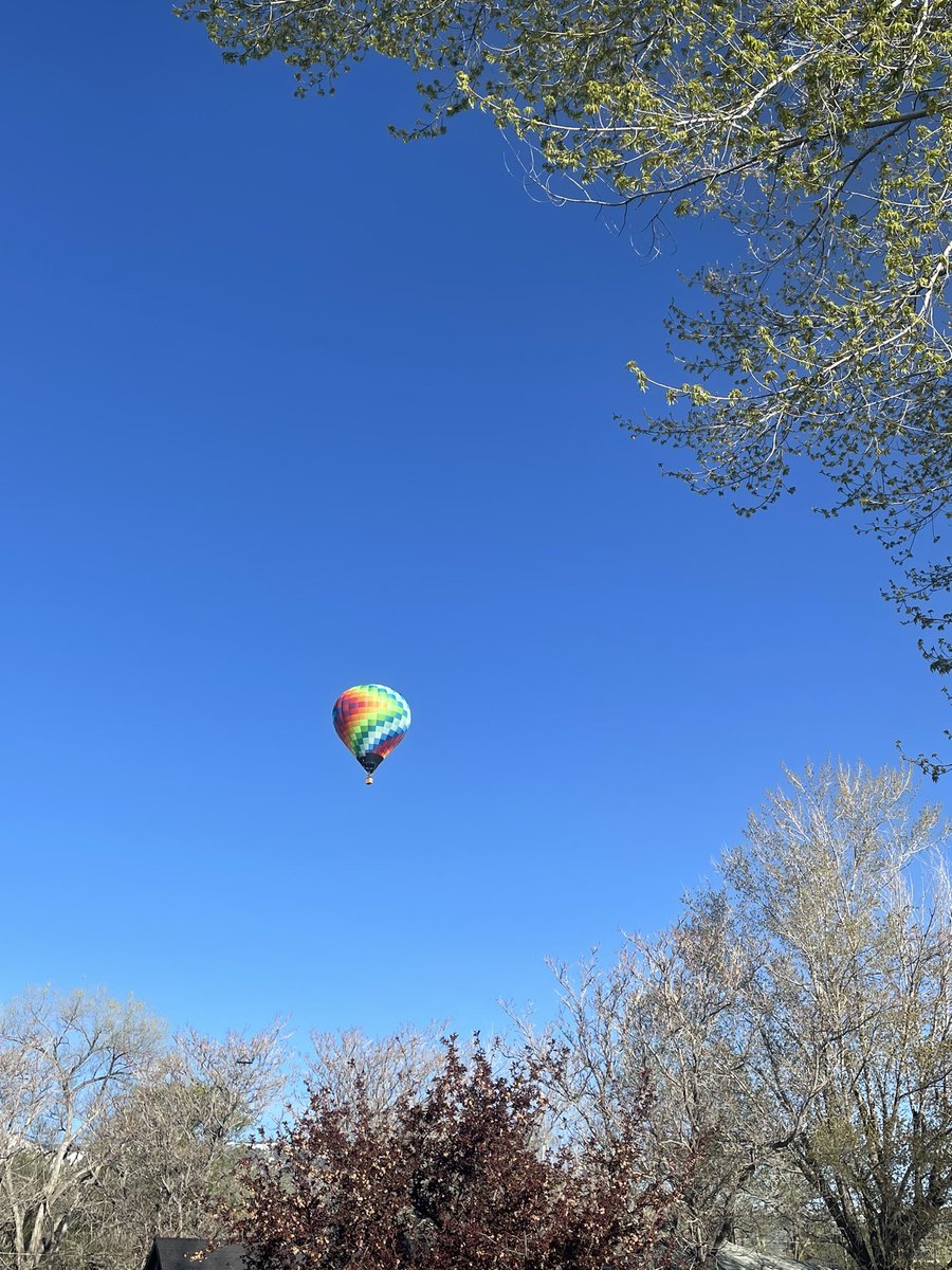 Beautiful Sunday morning view out our front door. Nice and peaceful. #hotairballoon #spring #sundaymorning