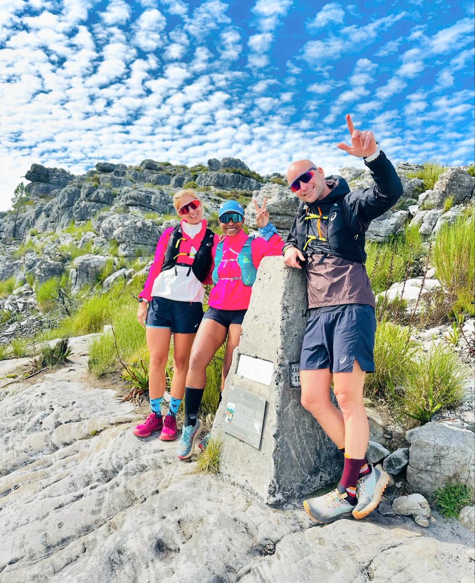 CarolinePule's tweet photo. Kloof Corner this morning⛰️💚🤩; Epic Social 15.7km (1089m) Trail Run/hike🏃♀️🏃♀️🏃♂️with my European friends/ #ASICSFrontRunners Jelena & Chris 🇿🇦🇷🇸🇧🇪. It was a great day exploring my favourite #TableMountain trails and climbing PG.with them. For the love of outdoor adventures.🙏😇🌿 https://t.co/6IS4Vm8MyC
