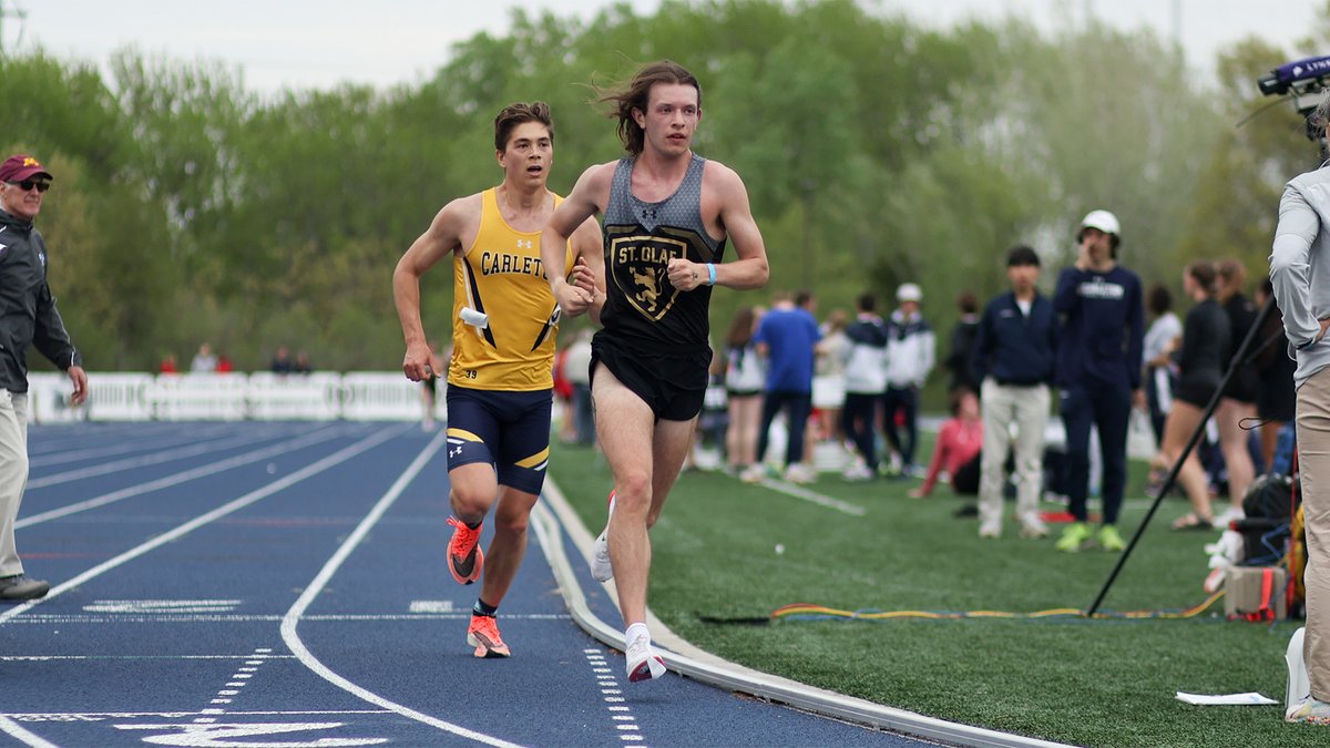 Led by three top-six all-time times on @StOlafMXCTF's list, six Oles PR'd in the 10,000-meter run at the Phil Esten Challenge last night!

RECAP: athletics.stolaf.edu/news/2024/4/21…

#UmYahYah | #OlePride | #d3tf