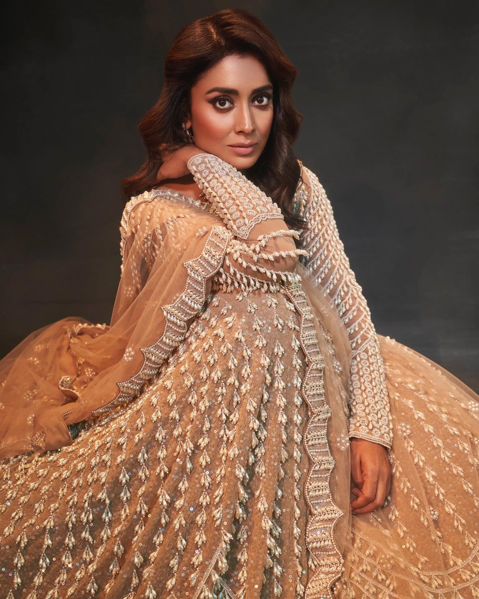 Actress Shriya Saran latest photoshoot pic 💖 #VisualDrops #actress #ShriyaSaran @shriya1109 #photoshoot