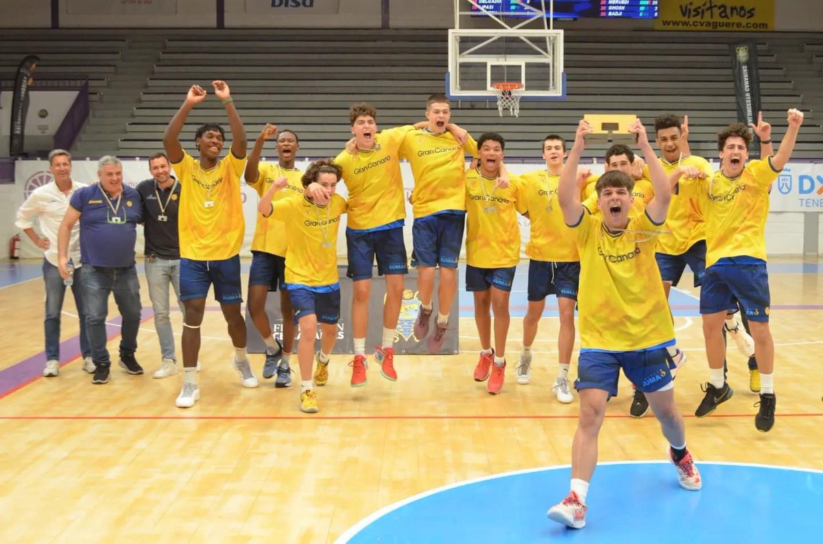 👏👏👏 Nuestro @BaseCBGC cadete masculino, campeón de Canarias tras superar 85-92 al anfitrión Cajasiete Canarias 👏👏👏