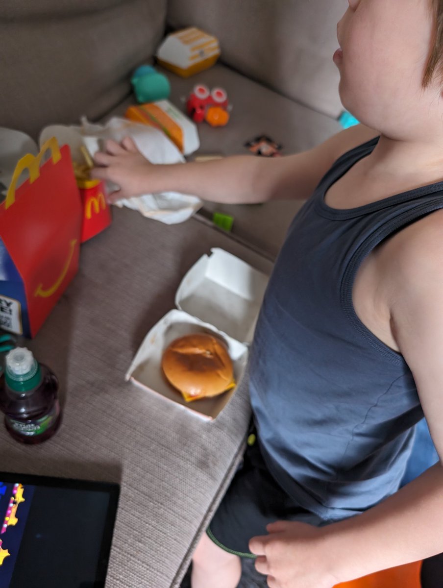 Dani☔🥀 tweet media